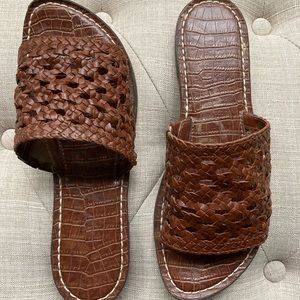 Sam Edelman Genova croc embossed woven slide.